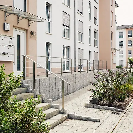 Matt ' Komfortables 3-zimmer-apartment Mit Balkon 아파트 *